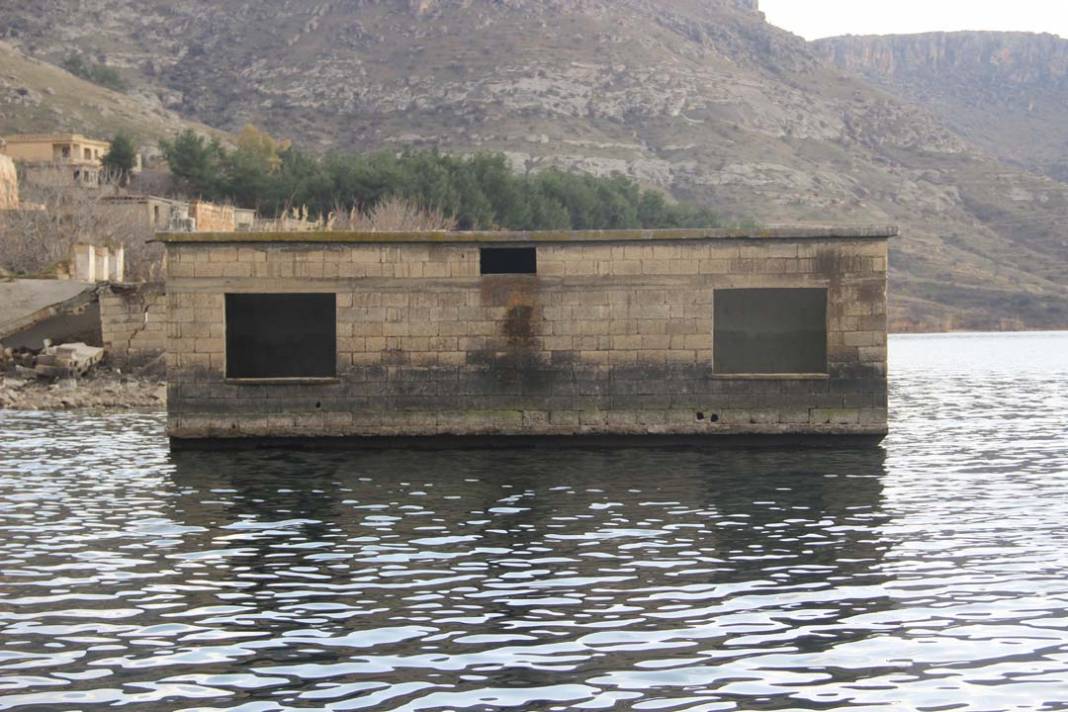 Halfeti’de 2 bin yıllık Çekem mahallesi yeniden su yüzüne çıktı 6